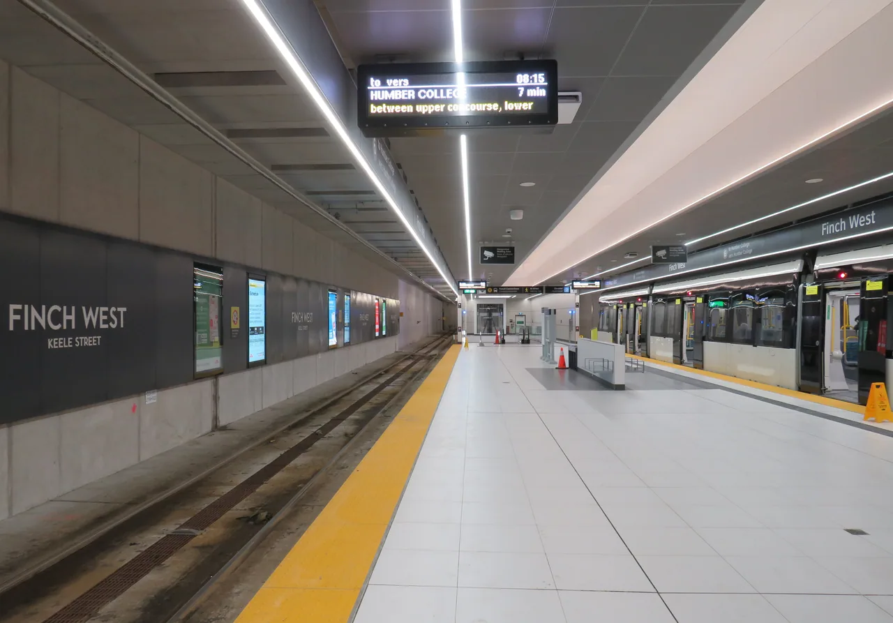 The Line 6 light rail platform at Finch West station.